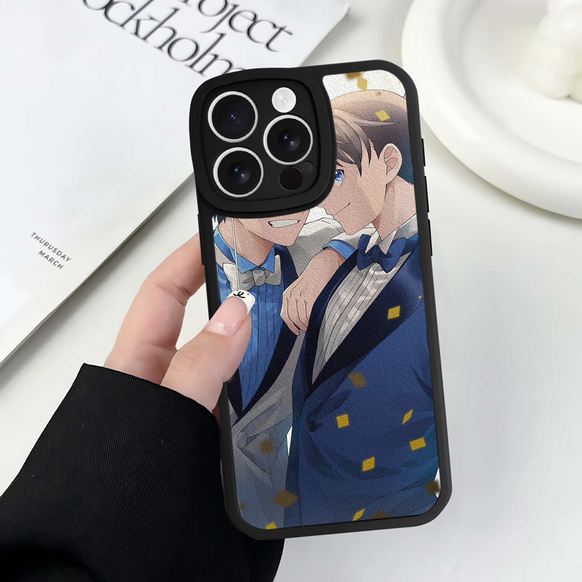（画像用） 名探偵コナン Detective Conan 【iPhone 16シリーズ対応】シリコンスマホケース（レザー調） 材質：シリコン